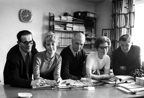 Gävle LS och SAC:s federationers gemensamma kontor på Södra Skeppsbron 14 B i Gävle den 14 april 1966. Från vänster: Sven Nygårds, Inger Axelsson, Ernst Westlin, Barbro Engstrand och Gunnar Ekblom.