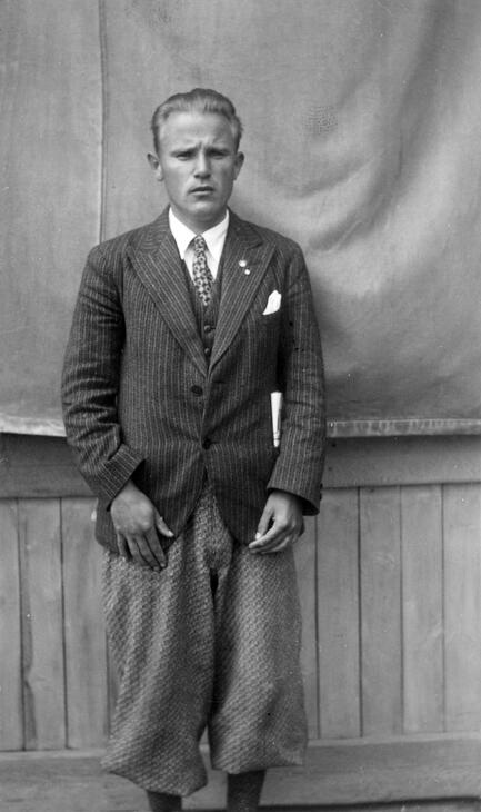 Torsten Holm, Arvika LS (foto 8 augusti 1935, publicerad i Arbetaren 18 oktober 1941)