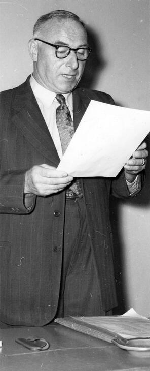 John W. Larsson, Skutskärs LS vid Trävaruindustridepartementets lönekonferens i Gävle folkets hus den 25-26 augusti 1956 (publicerad i Arbetaren 27 augusti 1956)