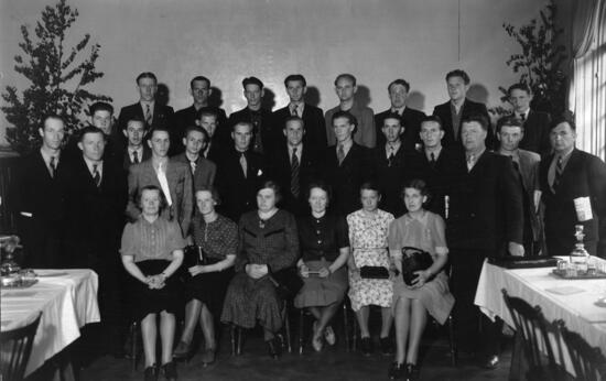 SACs studiekurs, Klara folkets hus 23 juni 1941. Sjätte man från vänster mittenraden Stig Dagerman, nionde Gustav Persson.